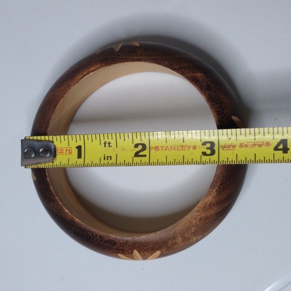 Vintage Wood Flower Bangle - Picture 12 of 13